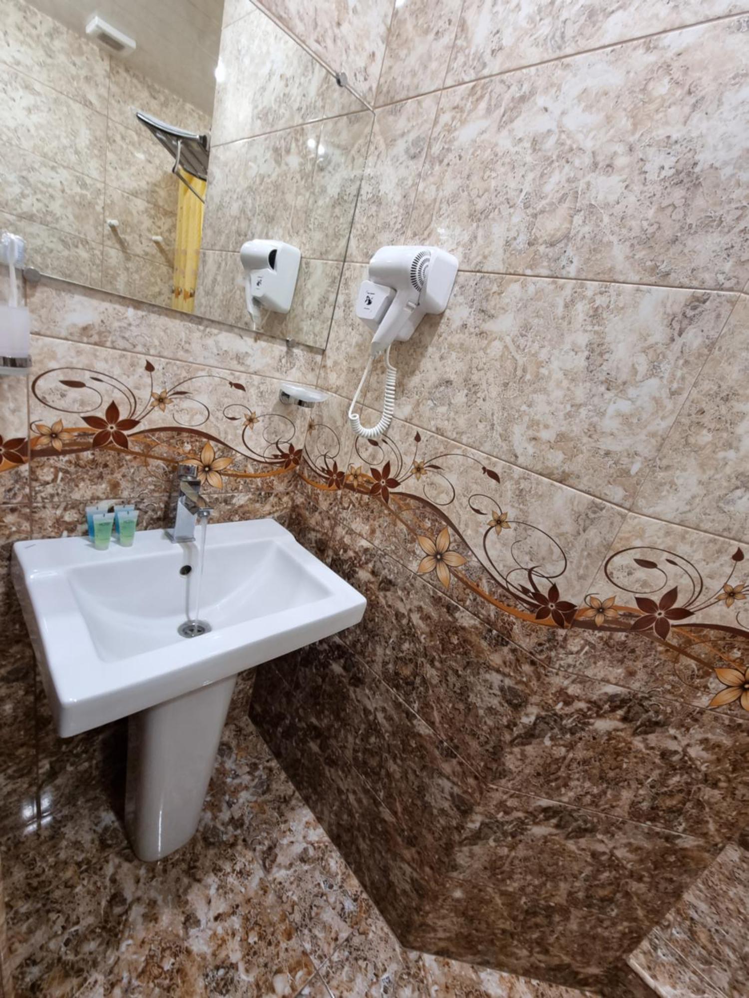 Rubin Hotel Goris Eksteriør bilde